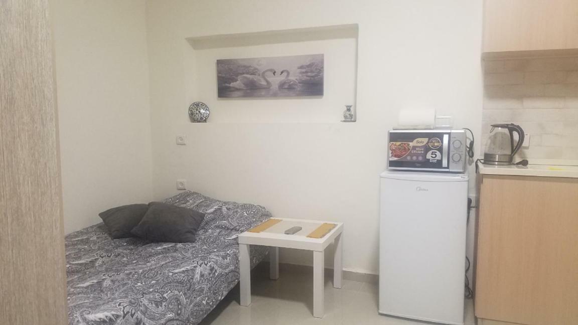 בית מרום Gan HaShomron Exteriör bild