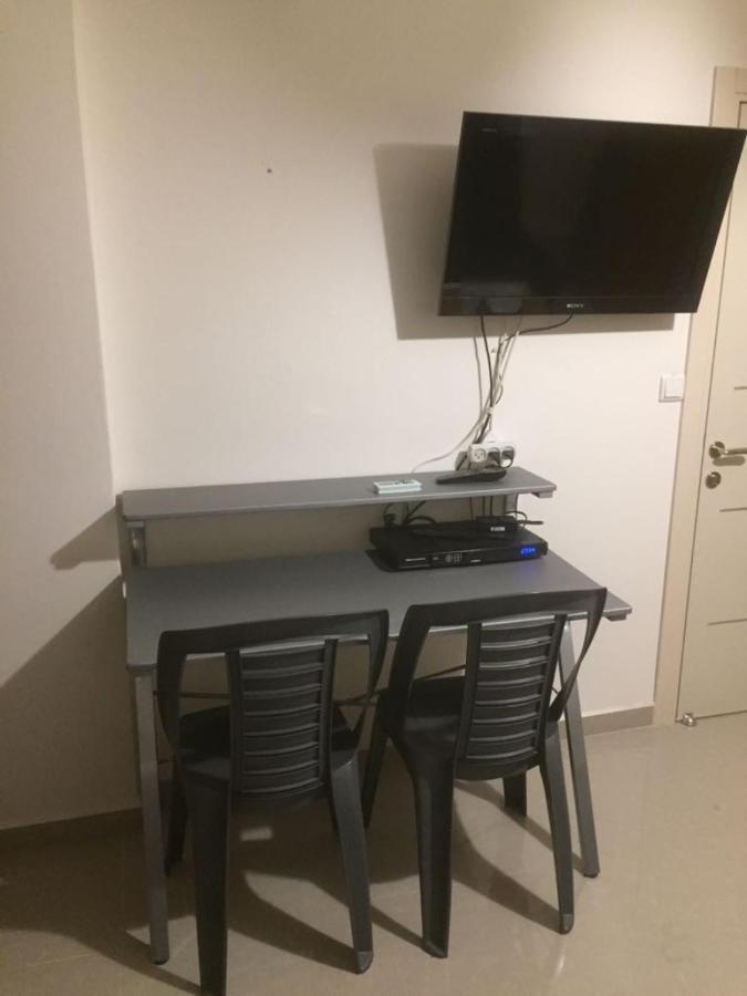בית מרום Gan HaShomron Exteriör bild